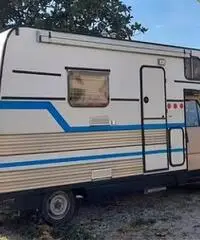 Camper mansarda, 6 posti, con cucina e bagno