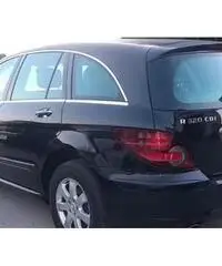 Mercedes clase R320 6 POSTI