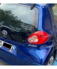 Toyota Aygo 1.0 benzina cambio automatico neopaten