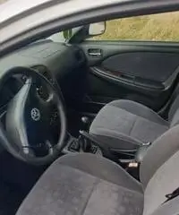 TOYOTA Avensis 1.6 benzina anno 2001