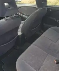 TOYOTA Avensis 1.6 benzina anno 2001