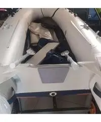 Gommone bianco come nuovo