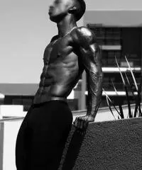 BLACK MODELLO MASSAGGIATORE ACCOMPAGNATORE