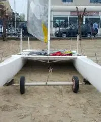 Catamarano bim2000