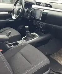 Toyota Hilux 2.4 D-4D 4WD Extra Cab - 2018 IVA DED