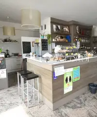 Rif.AKP24_6 attivita' e lic.commerciale sacile