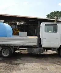 Autocarro Nissan doppia cabina