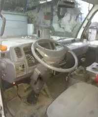 Nissan cabstar con gru bonfiglioli 3500