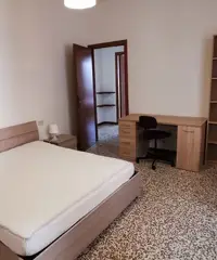 Stanza zona ospedale e Piazza Santa Croce Parma