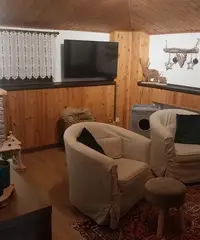 Due appartamenti ristrutturati in via Roma ad Eneg