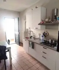 Appartamento con ingresso Indipendente 4 vani Cata