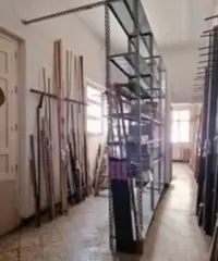 Palazzetto con locale commerciale a giarre