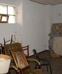 Locale commerciale in zona CENTRO a Vado Ligure