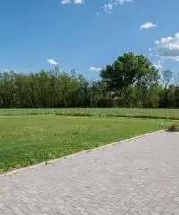 Villa Bifamiliare con giardino 5000 mq a Fidenza