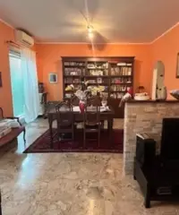 Centro e stazione: trilocale con box