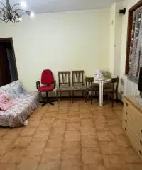 Casa indipendente con doppio garage in centro a Medesano