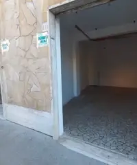 Pineta sacchetti - locale commerciale