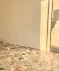 PICCOLO LOCALE COMMERCIALE IN CENTRO AL PAESE