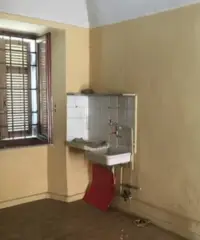 NEGOZIO COSSATO FRONTE STRADA