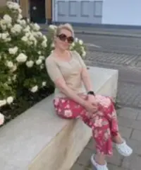 Sono qui per trovare lui