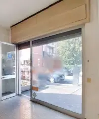 Locali commerciali in complesso condominiale