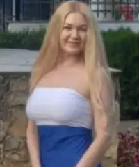 Donna sola cerca al matrimonio