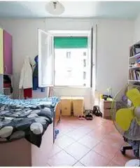 Camere con regolare contratto