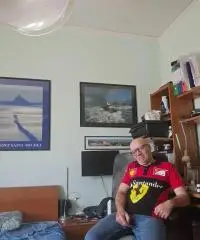 54 enne single lavoro e casa propria