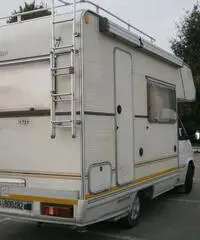 CAMPER CI INTERNATIONAL SU BASE FORD