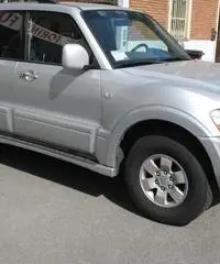 Mitsubishi Pajero 3.2 DI-D SW 5 posti