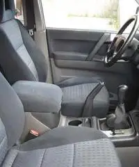 Mitsubishi Pajero 3.2 DI-D SW 5 posti