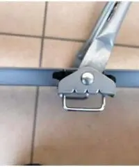 Portabicicletta per automobile colore grigio