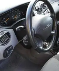 Ford focus-ghia 5 porte,