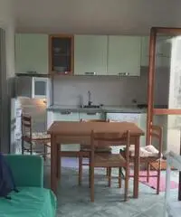 BILOCALE CON GIARDINO GOLFO ARANCI 230 METRI DA SPIAGGIA