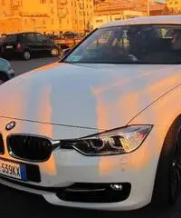 Autiovettura berlina.