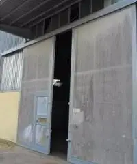 Capannone x uso deposito 600 MQ