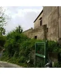 Vendita Multilocale in strada provinciale Scalandrone