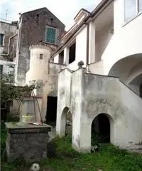 Vendita Multilocale da 305mq