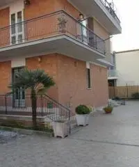 Lavinio-Lido di Enea: Vendita Quadrilocali in Via Ardeatina