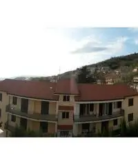 Vendesi mansarda arredata + posto auto a 10km dal mare - Santa Tecla