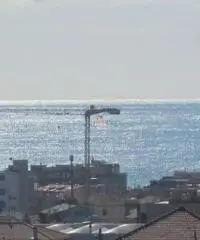 Loano-Grande Trilocale Arredato e con Posto Auto