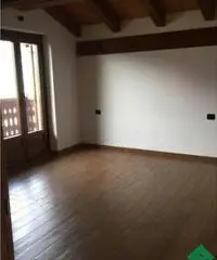 Vendita Trilocale in Frazione Cretaz, 27