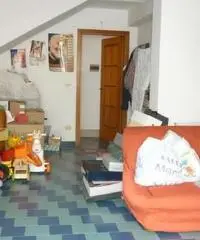 appartamento in villa giardino -box auto COD. 129