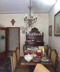 APPARTAMENTO di 5 vani e di 100 mq (BOLOGNA - Bologna) rif. VV 26