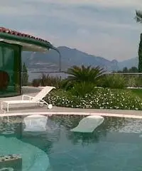 Manerba del Garda vendesi immobile di prestigio 7 vani 450 Mq