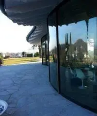 Manerba del Garda vendesi immobile di prestigio 7 vani 450 Mq