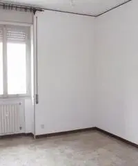 Zona Via XXV Aprile, ampissimo appartamento di mq 210