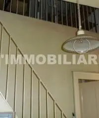 via Etnea zona borgo 4 vani+ammezzato in palazzo storico