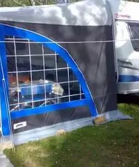 Veranda per caravan con box cucina