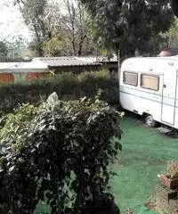 Una piazzola di mq 70 con roulotte al prezzo di € 2.000